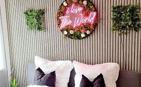 The World, Stilvolles Apartment, Stadtzentral, Parking Free, Late Check In
